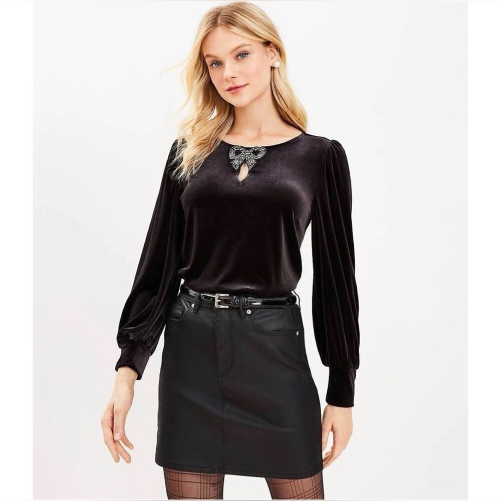EUC Loft Black Long Sleeved Velvet Top with Bow Beaded Accent in Size Small